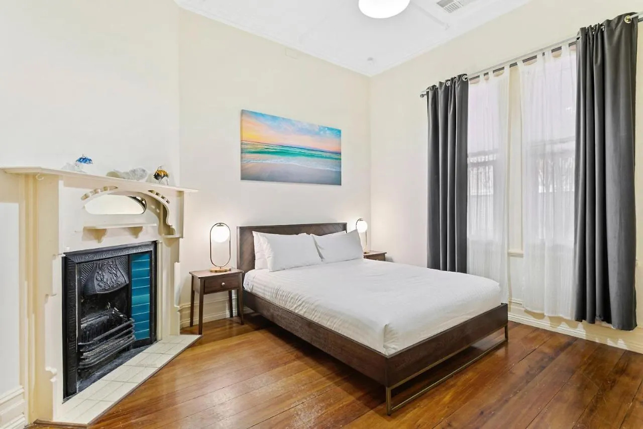 Belle Escapes - Glenelg Cottage By The Marina