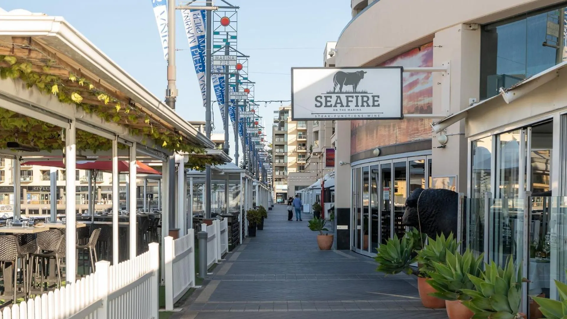 Belle Escapes - Glenelg Cottage By The Marina